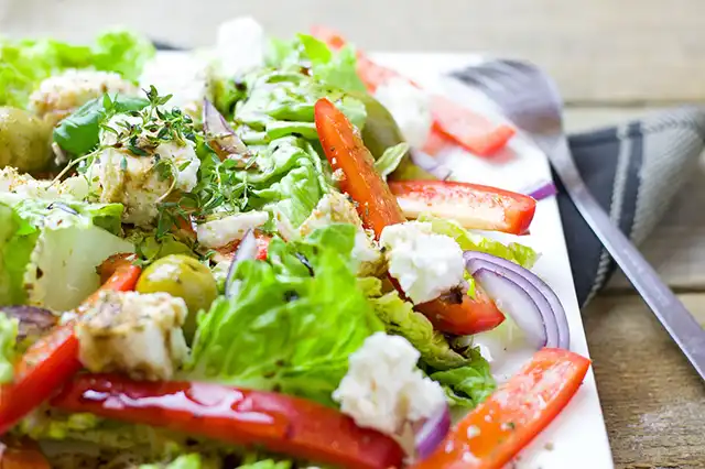 laitues a couper en cuisine 01